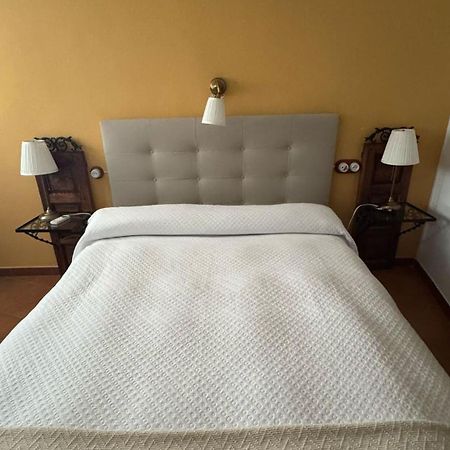 La Troje Oropesana Guest House Bagian luar foto